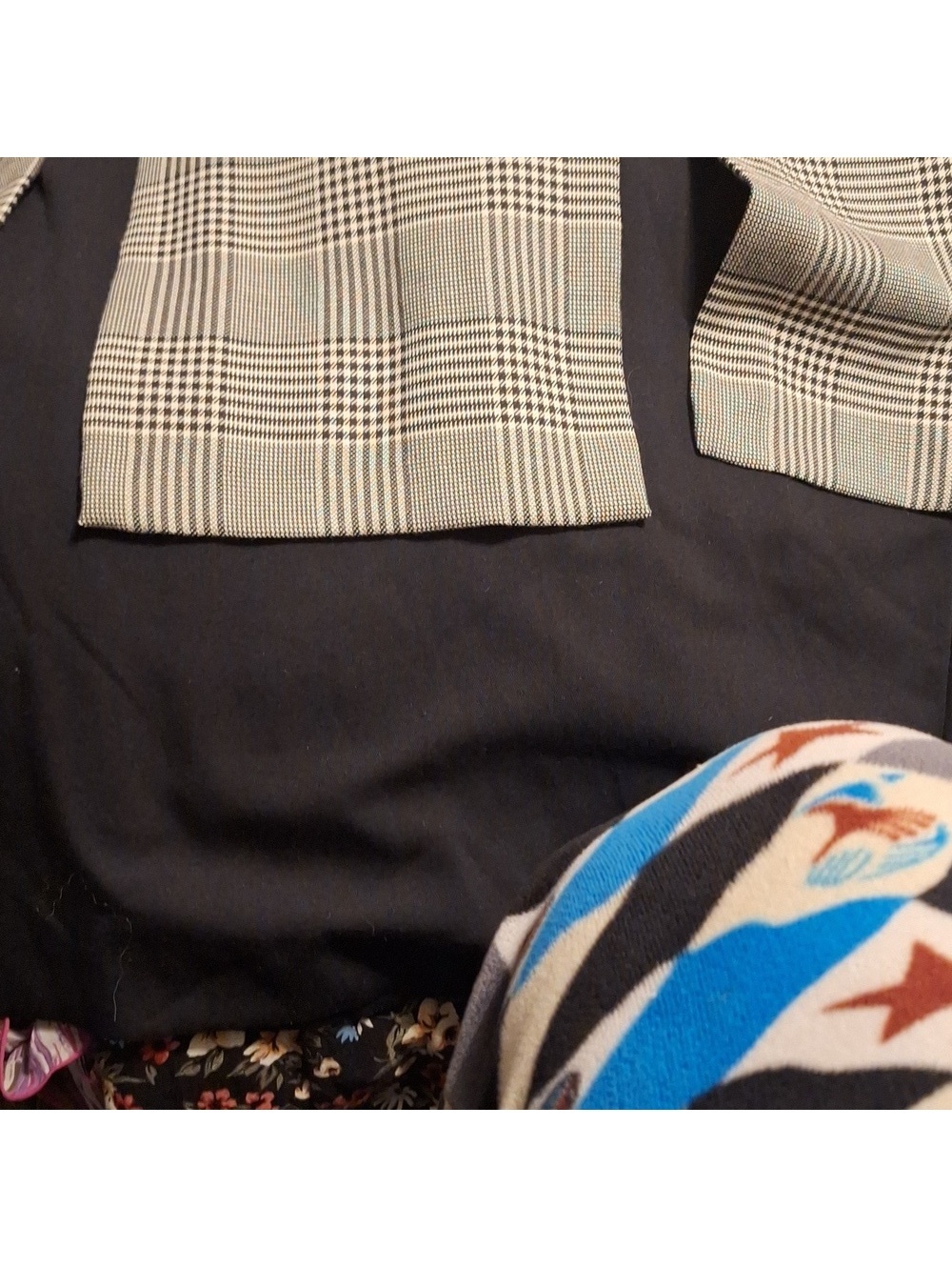 Cynthia Howie Black and White Houndstooth Blazer - Picture 3 of 3